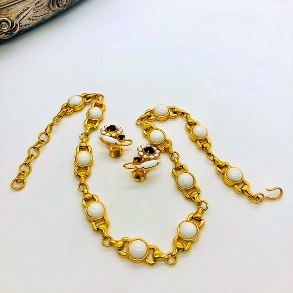 Vintage Signed Necklace & Adorable Flower Earrings - Picture 12 of 16